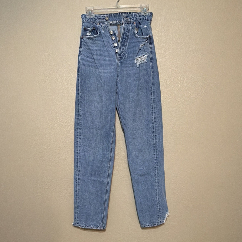 American Eagle Women’s Size 0 Light Wash High-Rise Distressed Jeans