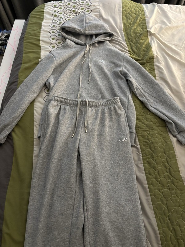 Alo Gray Fleece Sweatsuit Set Hoodie & Pants 2-Piece Pockets Drawstring S