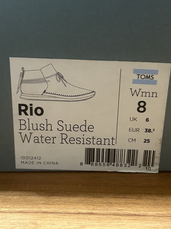 Tom’s Rio Suede Water Resistant Boots Size 8 gallery