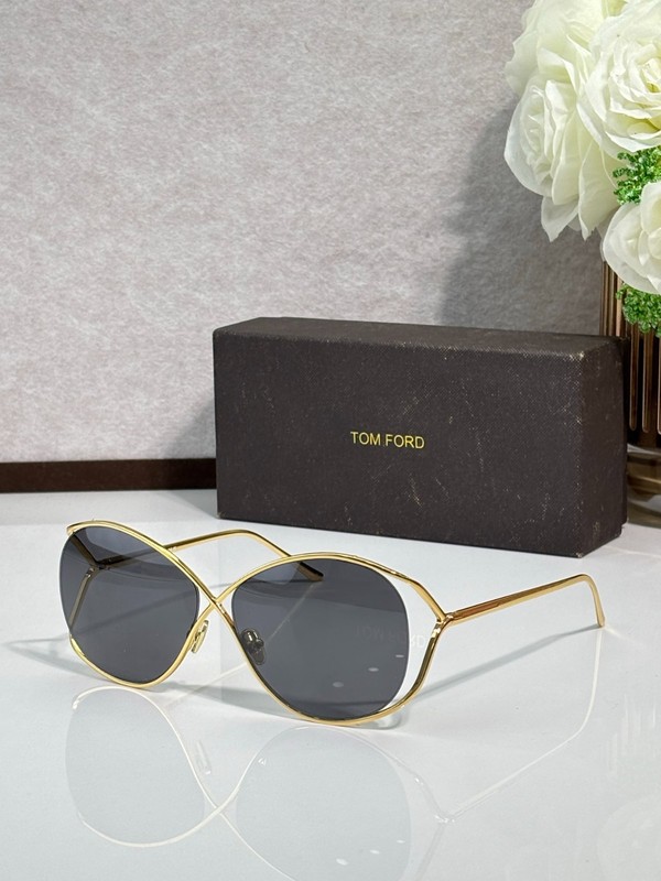 TOM FORD MODEL：TF1067 SIZE：63口14-130 T01
