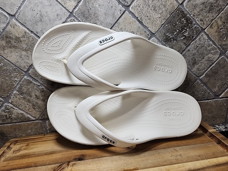 Crocs White Bayaband Flip Flops Sandals - Men's Thong Style Size 11 gallery