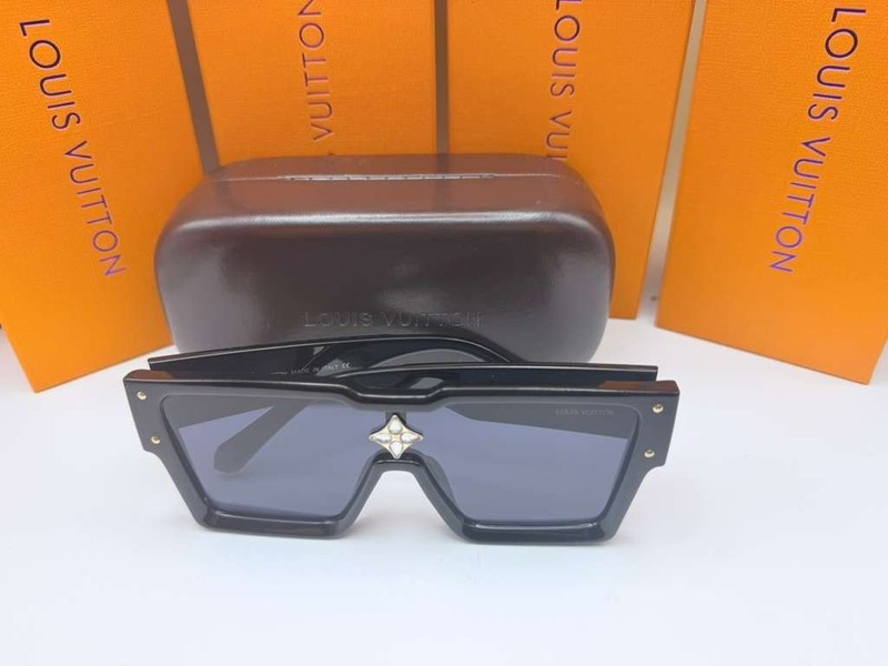 Louis Vuitton Z1578E Cyclone Shield Sunglasses Black LV Crystal Logo New w/ Box gallery