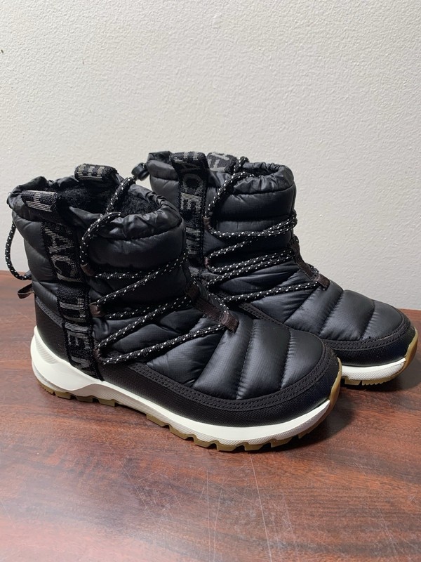 The North Face Women’s Black Ankle Lace-Up Snow Boots Round Toe Size 6