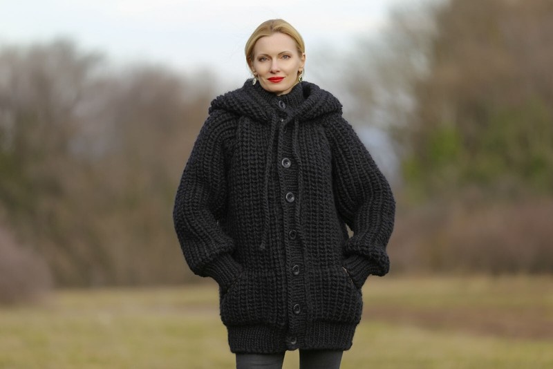 Extra thick chunky black wool cardigan by SUPERTANYA knitwear – 3.7 KILOGRAMS