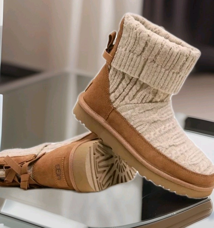 Women’s UGG Classic Mini Cabelle Chestnut Suede/Knit Boot Sz 8.0 UntouchedNewBox