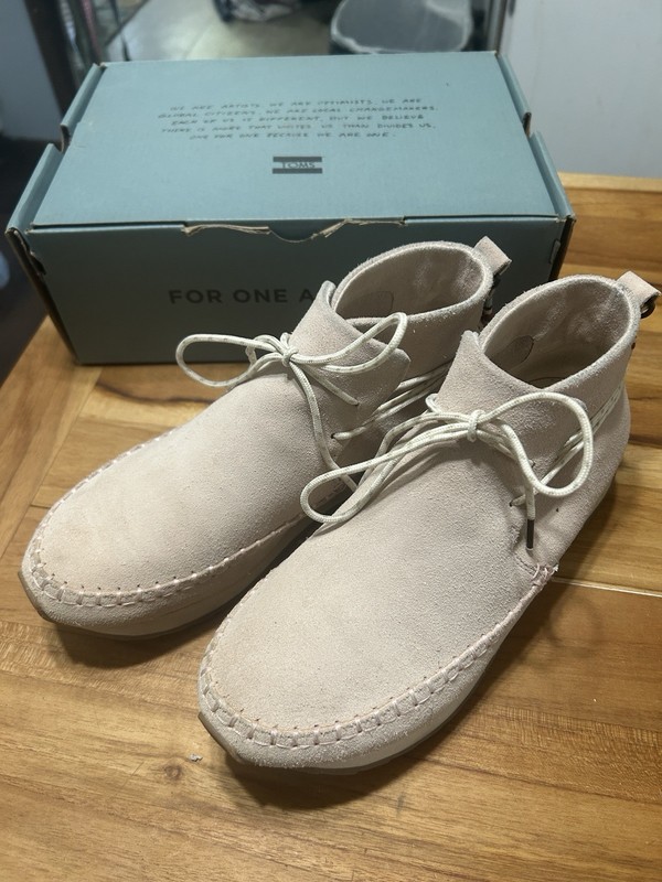 Tom’s Rio Suede Water Resistant Boots Size 8 gallery