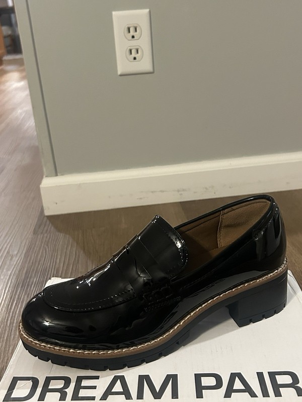 Dream Pairs Women’s Black Patent Leather Slip-On Loafer Flats US 7