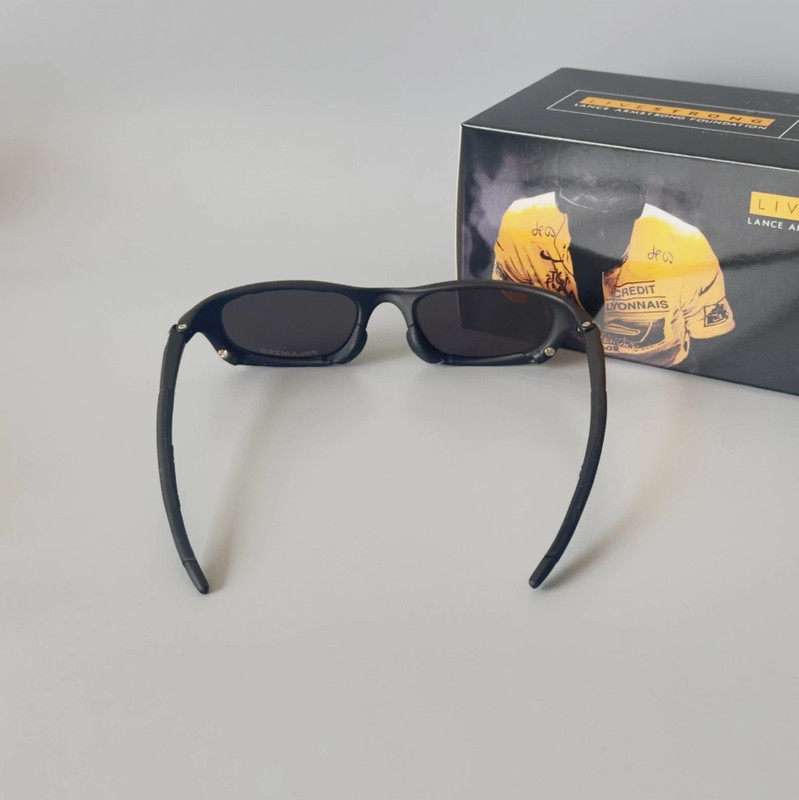 Oakley Magnesium Four Sunglasses Black Frame Black Lens Vintage gallery