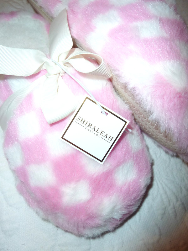 NWT Shiraleah Chicago Pink and White Checkerboard Striker Slippers L/XL 9-11 gallery