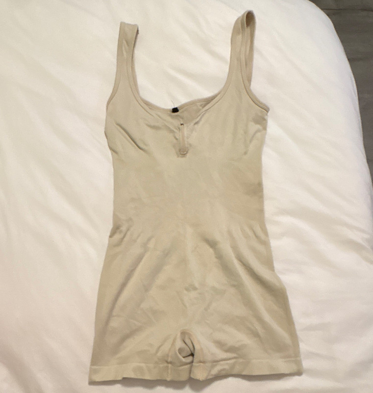 Women’s Seamless Firm Control Shapewear Bodysuit Front Zipper Beige One Size