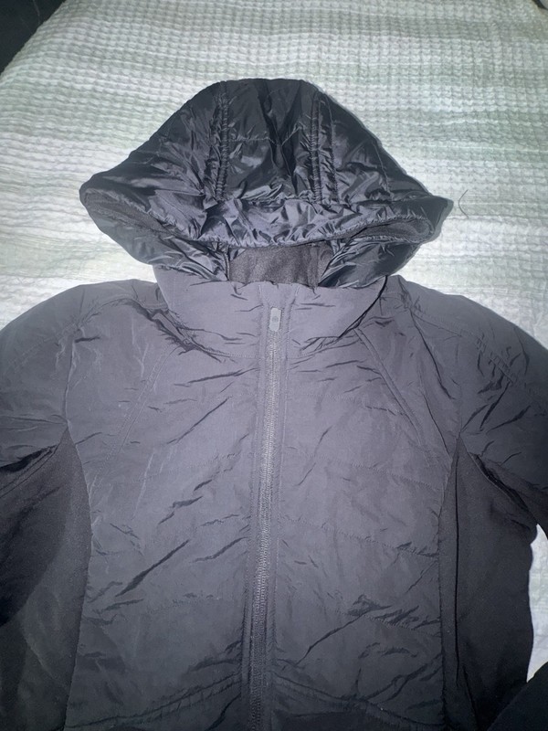 Lululemon Women's Down For It All Jacket Size 10 Black Hooded Puffer (Bnegra) gallery