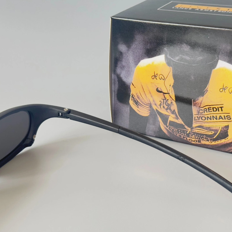 Oakley Magnesium Four Sunglasses Black Frame Black Lens Vintage gallery