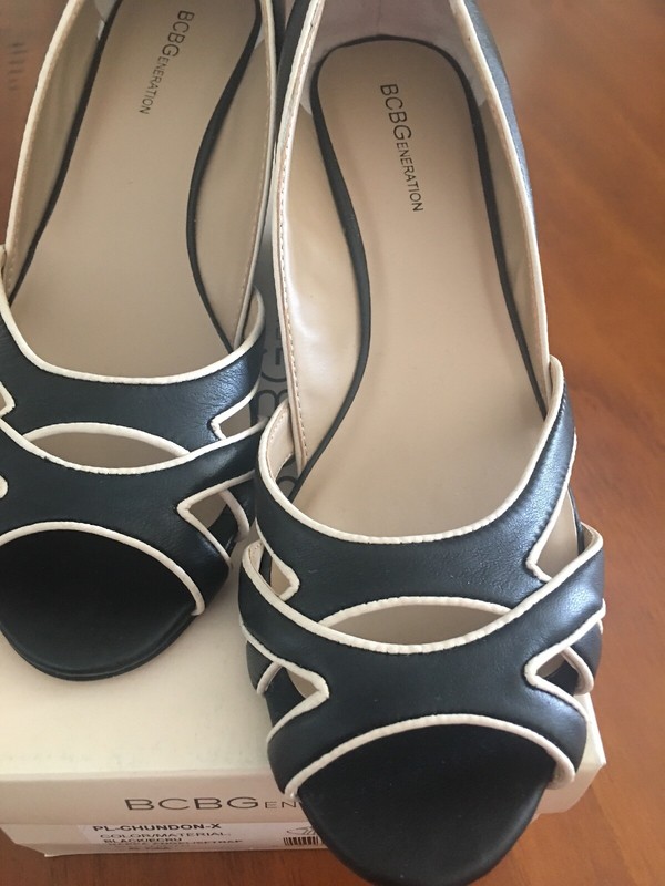 New BCBG Generation PL-CHUNDON-X Black/Ecru Sz 8.5 gallery