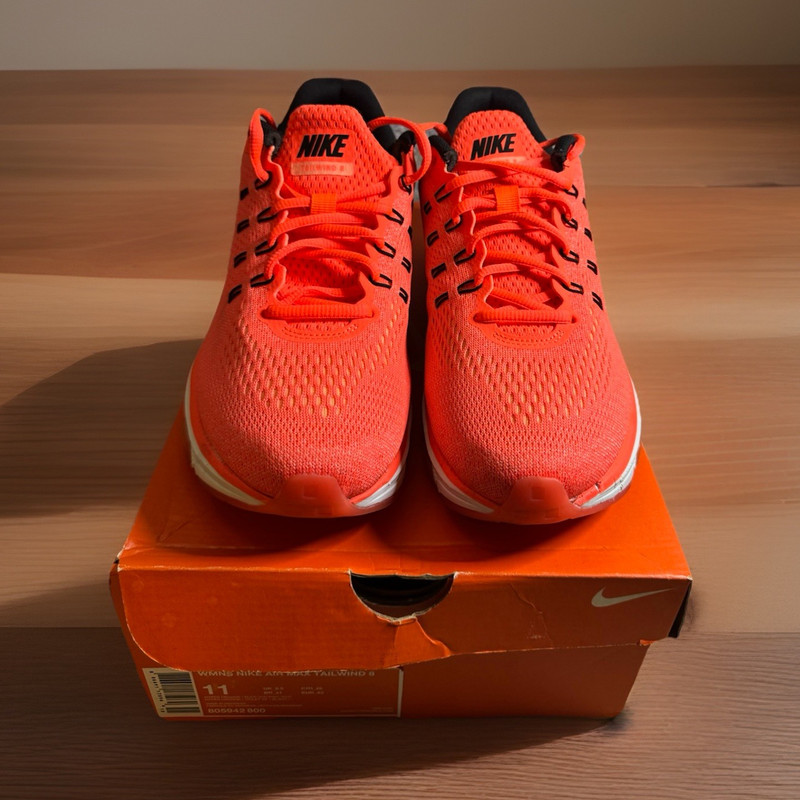 Nike Air Max Tailwind 8 Women’s Running Sneakers Orange/Black Mesh Low Top