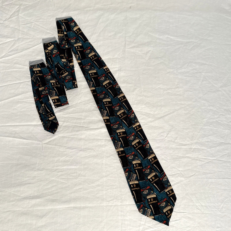 Naturally Guinness Silk Tie by Simone Walsh 57 Inch Pint Glasses & Accordions