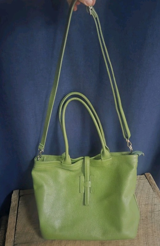Beautiful Green Genuine Leather Bag Adjustable Shoulder Strap Made In Italy Bin