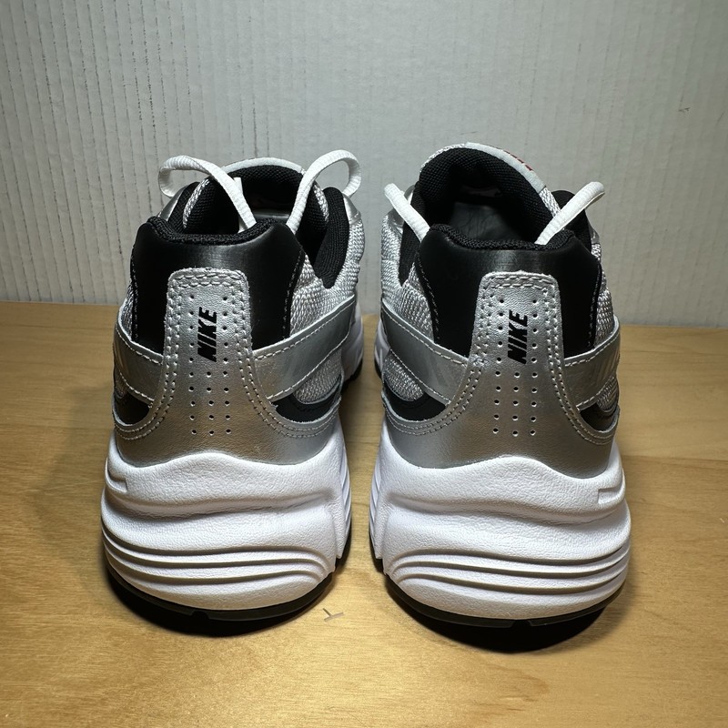 Men 9.5 - Nike Initiator Running Shoes Metallic Silver Black-White 394055-001 gallery