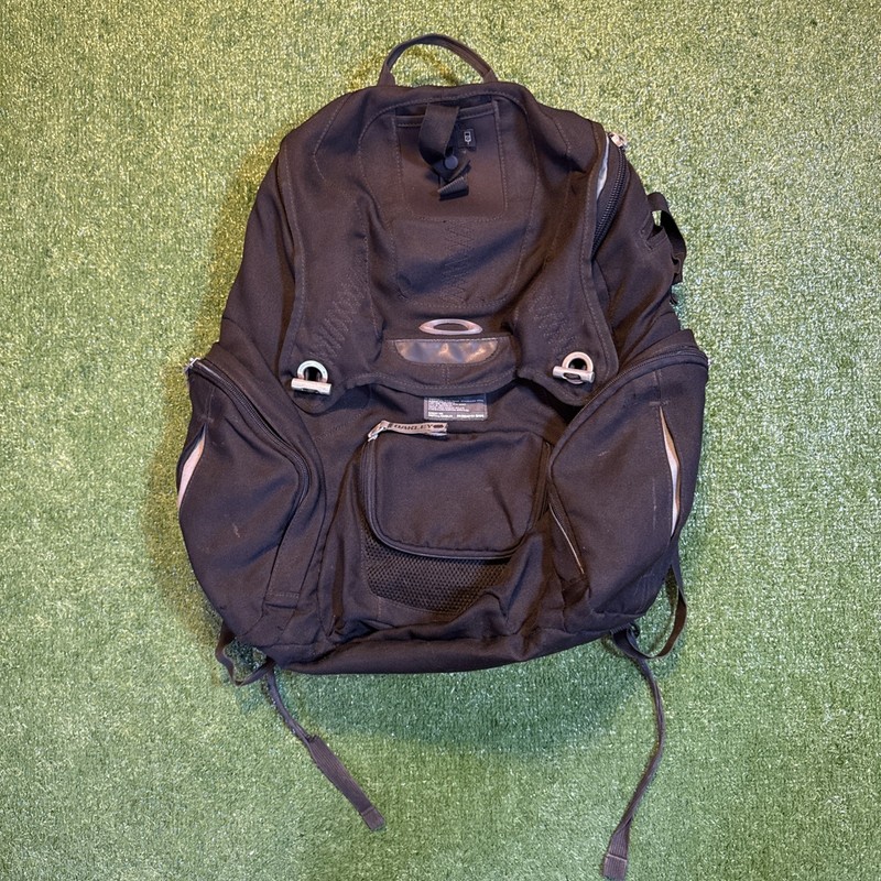 Vintage Oakley Panel Backpack Black “The Book of Eli” Tactical Bag Y2K