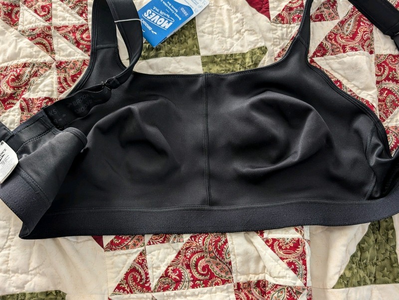 Brooks Convertible 2.0 High Support Sports Bra 38DD Black Running Stretch NWT gallery