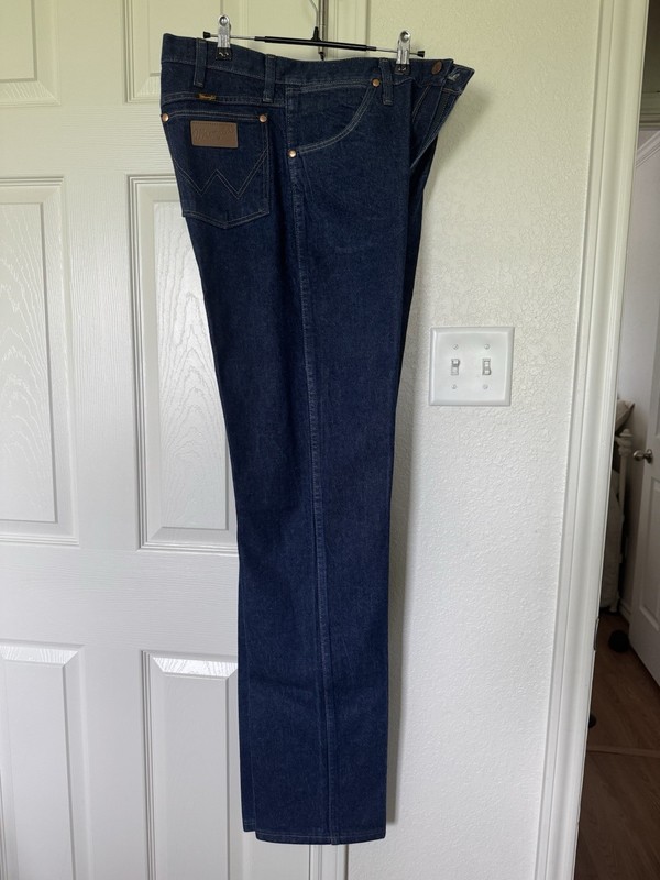 Wrangler Cowboy Cut Men’s 34×36 Dark Wash Blue Denim Straight Jeans Startched