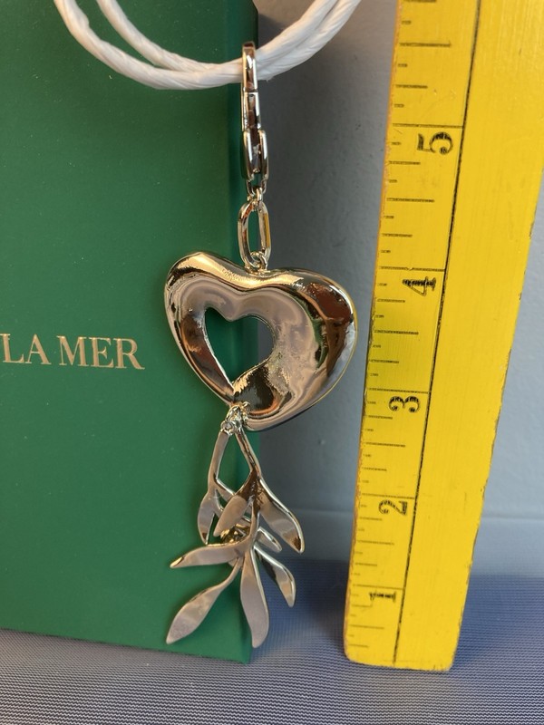 New in Box La Mer Crème Cream GWP Metal Keychain / Key Ring / Purse Charm Heart gallery