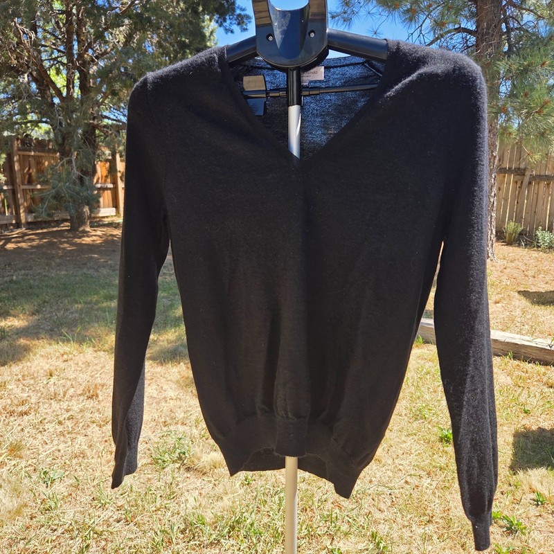 Eric Bompard Cashmere V-neck Sweater Womens Size M BLACK So Soft!