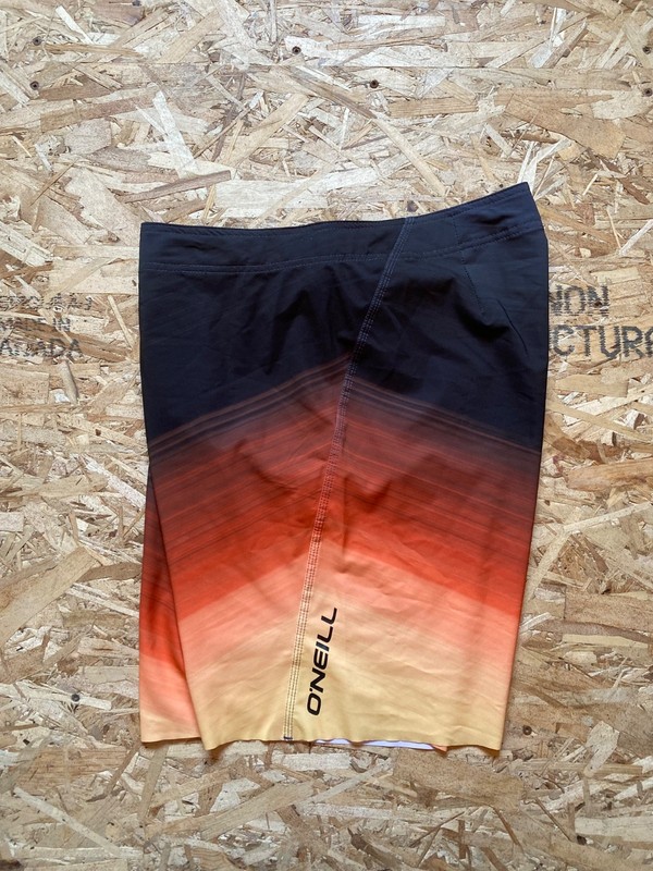 Black , Orange & Yellow O’neill Swimwear Shorts 36 x 8,5 inches Reg. fit men’s