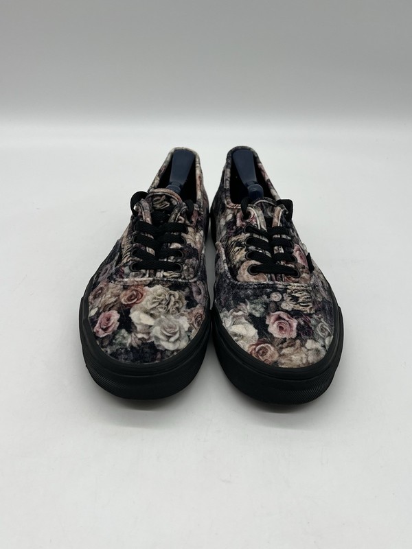 Vans off the wall Men 10 Velvet Roses Pattern Black Soles Skateboarding Sneakers