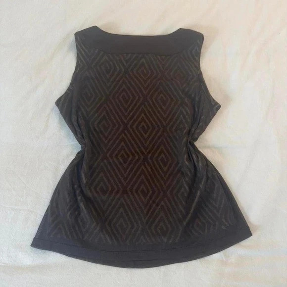 Brown and white chevron patterned Y2K blouse