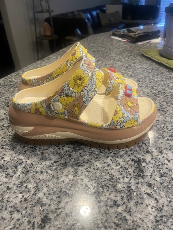Crocs Women’s Crush Platform Floral Strappy Ankle Strap Slip-On Sandal US 8