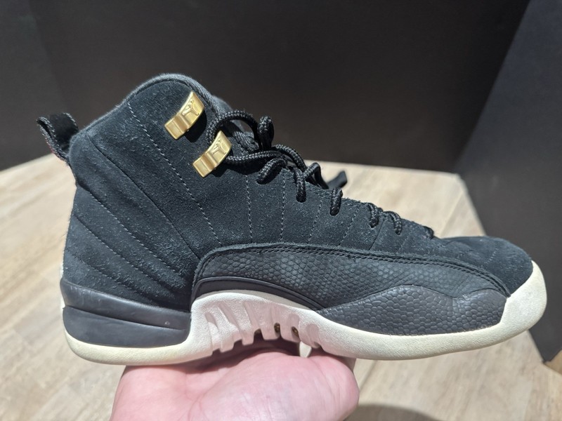 Nike Air Jordan 12 Retro Reverse Taxi Basketball | SIZE 6.5Y | 153265-017 gallery