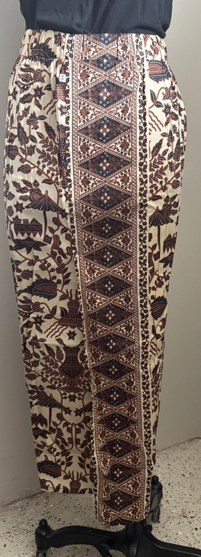 skirt traditional, Elastic Waistband Up To 75kg. Size 12/14