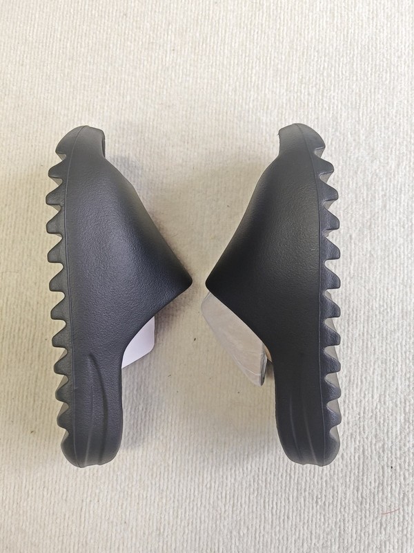 Yeezy Slide YZY YS-01 Black AUTHENTIC NEW With Dust Bag 100% Authentic 6-12M gallery