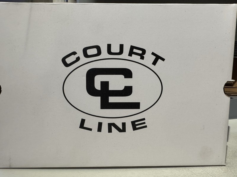 Mens White Court Line Sneakers size 10W