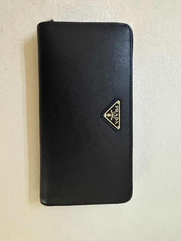 AUTHENTIC PRADA SAFFIANO LEATHER LONG ZIP AROUND WALLET BLACK