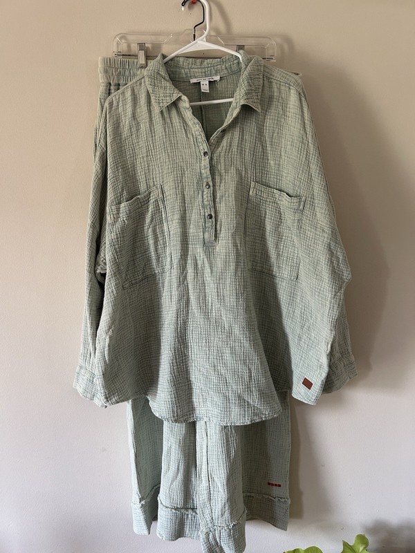 Peace Love World Women’s XL Green/White Cotton Check Collared Button set
