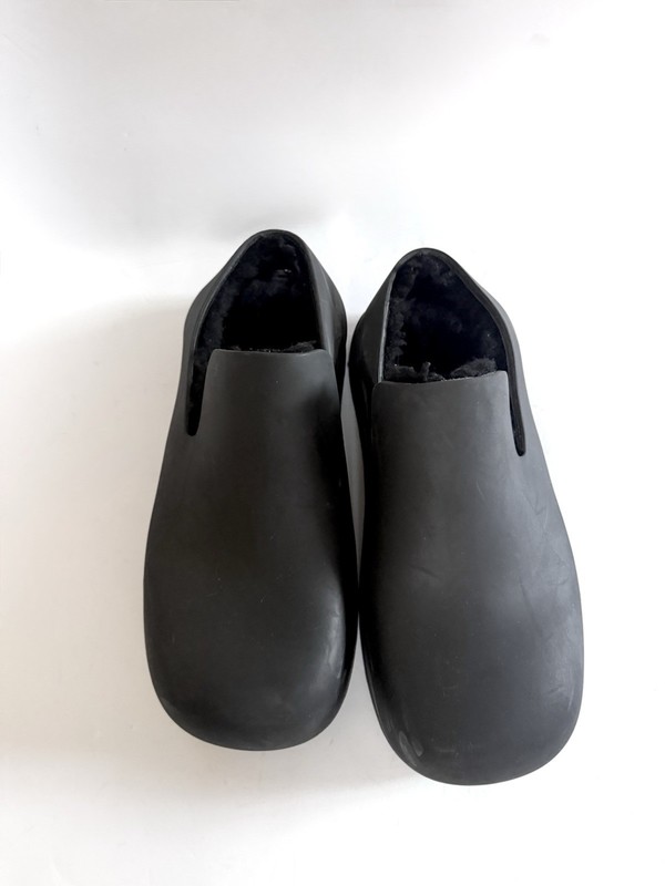 Bottega Veneta Puddle Slingback Sandal Clog Slides Shearling Black Rubber Size 8 gallery