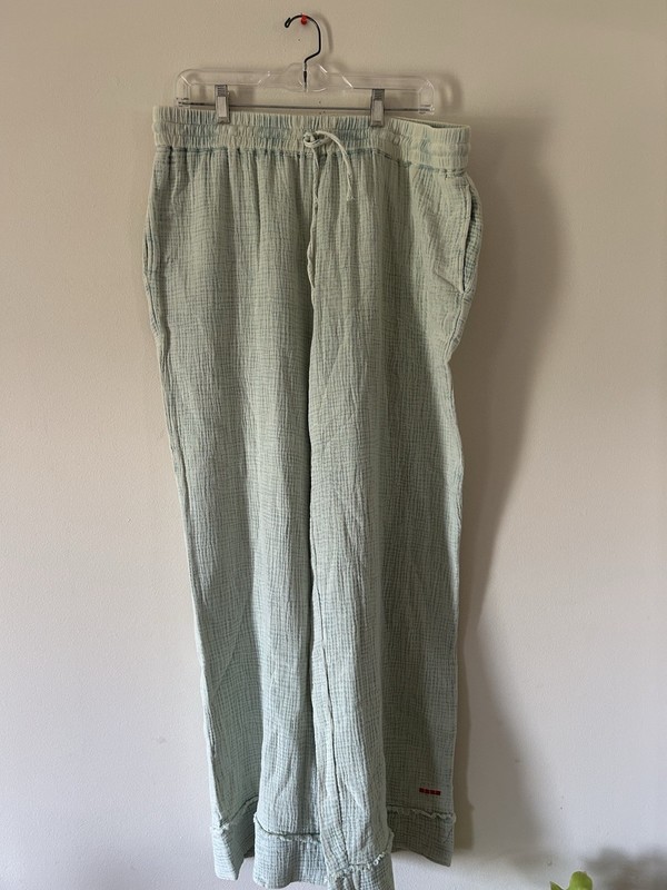 Peace Love World Women's XL Green/White Cotton Check Collared Button set gallery