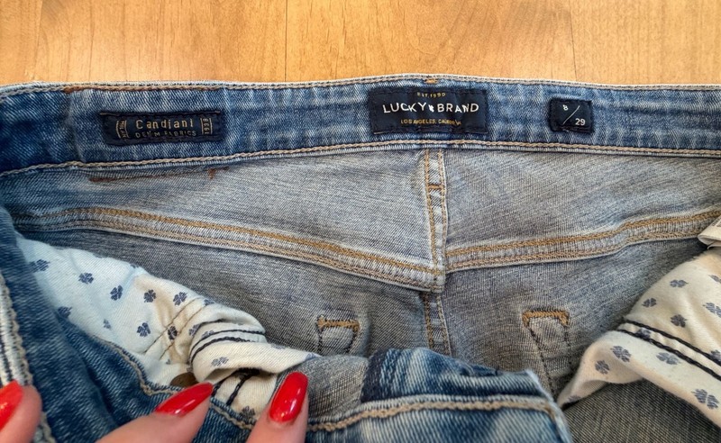 Lucky Brand Mid-Rise Bootcut Jeans Size 8/29 gallery