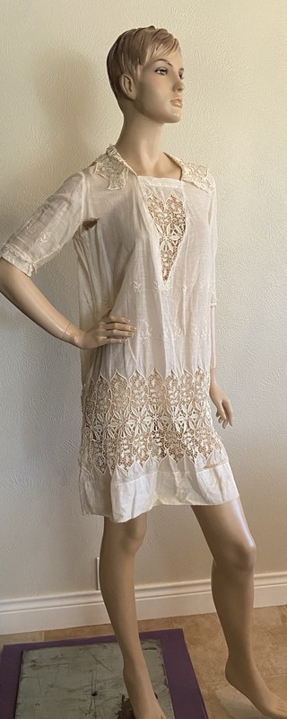 Antique 1920s Cream Batiste Gauze Dress with Delicate Lace Collar & Inserts