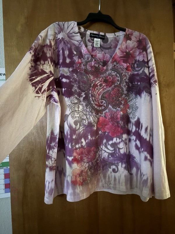 Appropriate Behavior! Women’s Plus 4X V-Neck Floral PinkTop (2-72)