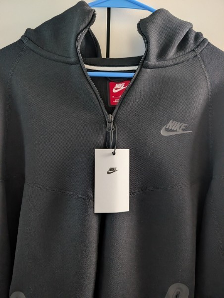 Nike Sportswear Tech Fleece Windrunner FB7921-010 – Size M *NEW w/ Tag*