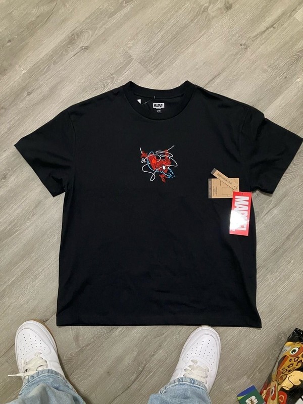 Marvel The Amazing Spider-Man vs Venom Graphic T-Shirt Size L