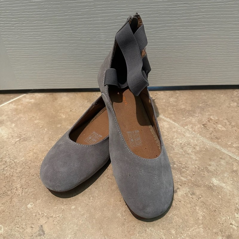 Bernie Mev Monica Grey Suede Ballet Flats Size 40
