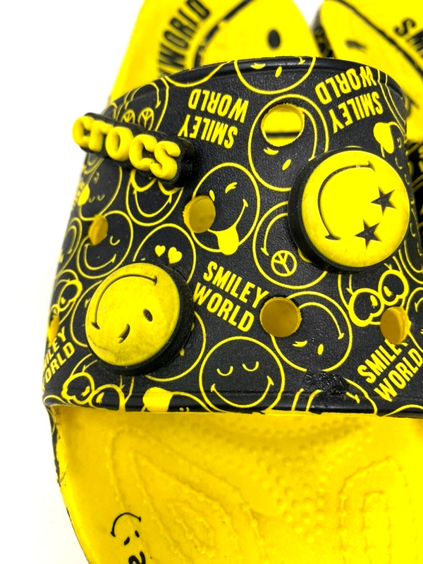 Crocs x SmileyWorld Classic Slide Sandals Yellow Smiley Face – Unisex W9 M7 – Pr gallery