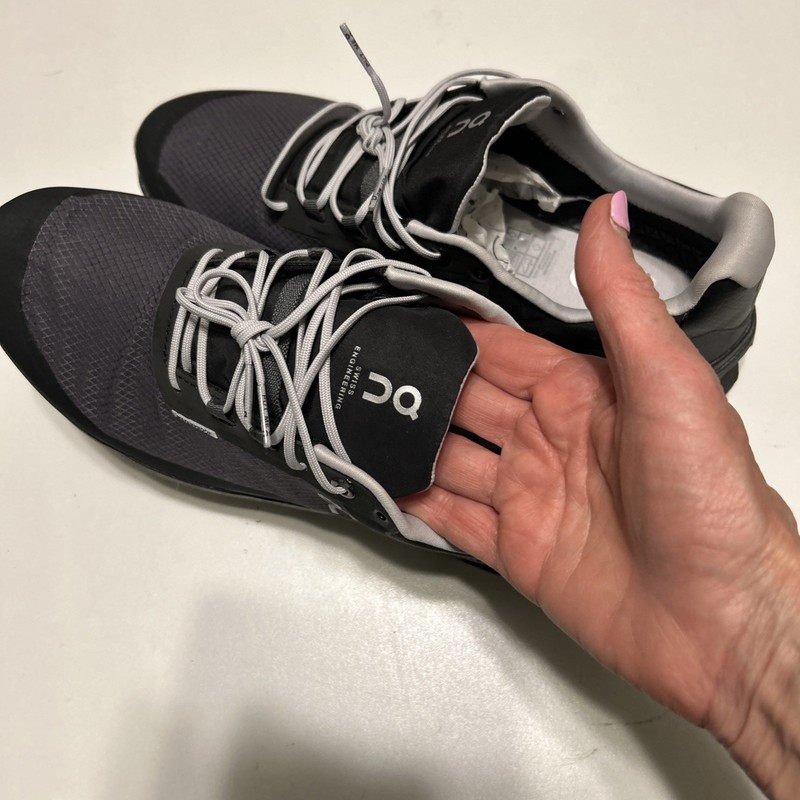Size 9- On Cloud 6 Gray /Black gallery