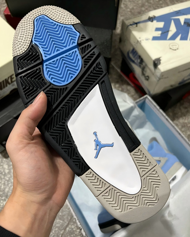 Jordan Air Jordan 4 Men's Retro Mid Top Basketball Shoes Trainers gallery