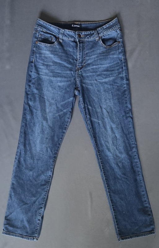 D. Jeans Women’s Sz 12 Dark Wash Stretch mat. Cute Trendy Normcore Nice Quality