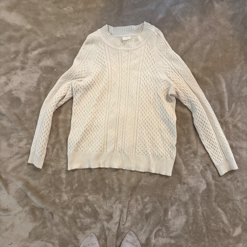 Cyrus, white sweater, extra large, hand wash only, rayan polyester blend