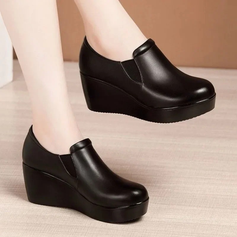 Women's Wedge Heel Soft Leather Shoes Round Toe Anti Slip Casual Comfort Flats gallery